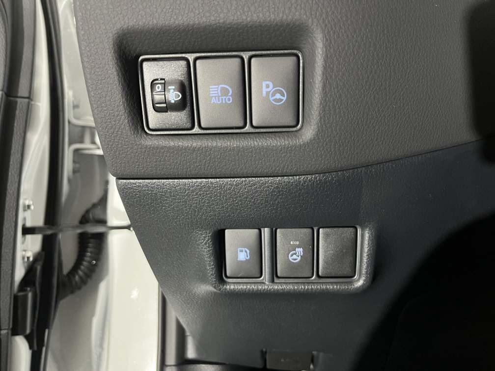 TOYOTA C-HR 2.0 VVTi HSD Move-image-7