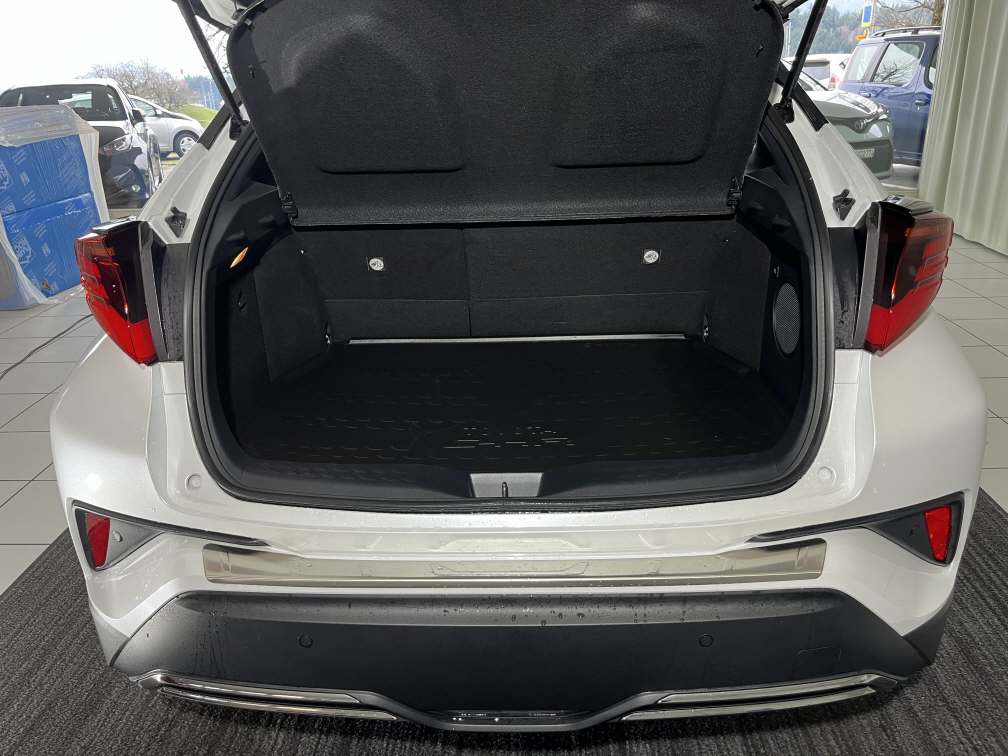 TOYOTA C-HR 2.0 VVTi HSD Move-image-13