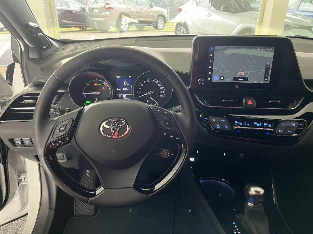 TOYOTA C-HR 2.0 VVTi HSD Move-image-6