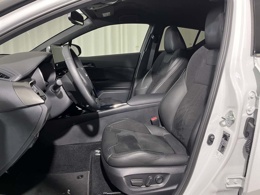 TOYOTA C-HR 2.0 VVTi HSD Move-image-10