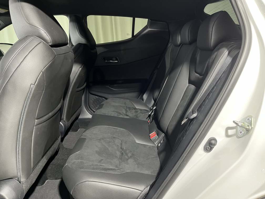 TOYOTA C-HR 2.0 VVTi HSD Move-image-11