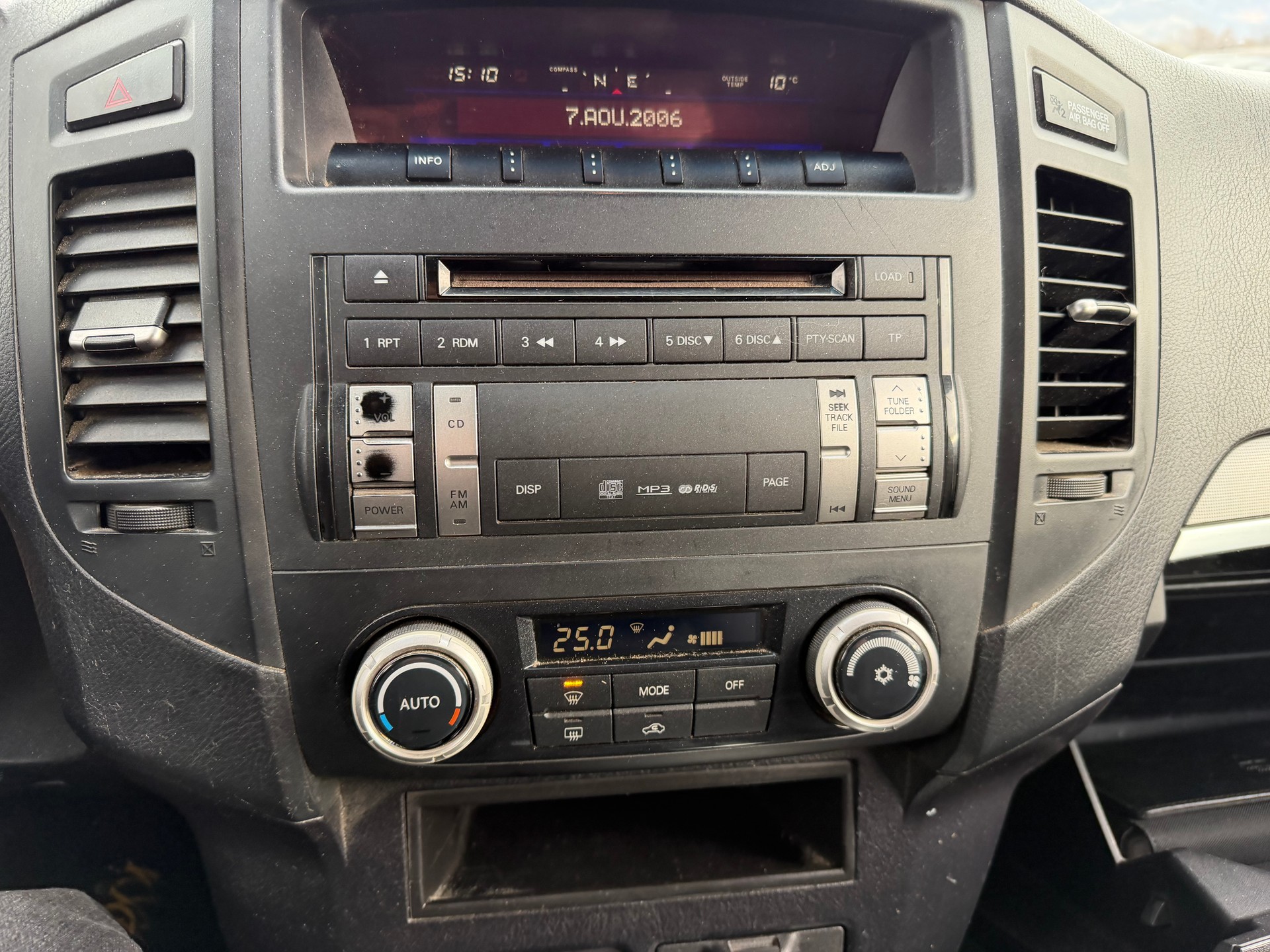 MITSUBISHI Pajero 3.2 DI-D Swiss Professional-image-11