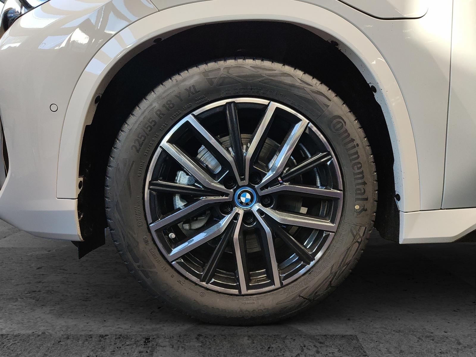 BMW X1 25e xDrive paddles-image-4