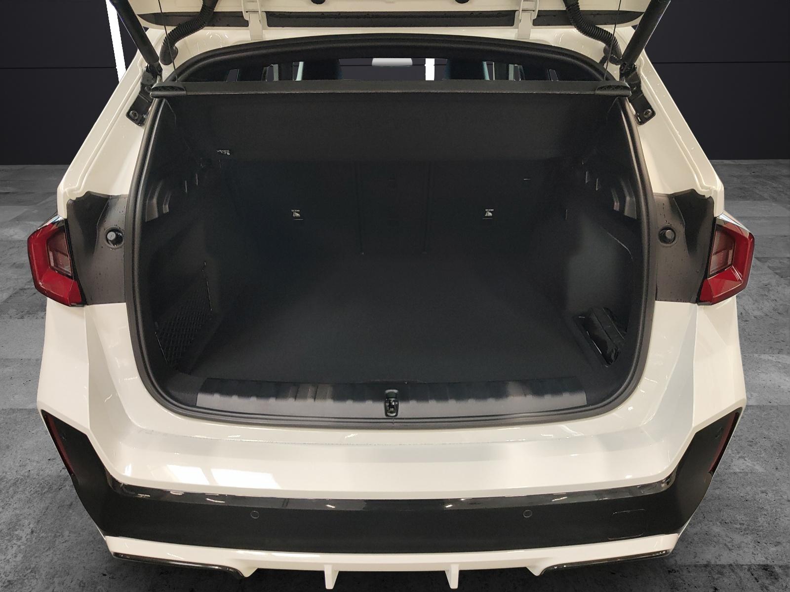 BMW X1 25e xDrive paddles-image-12