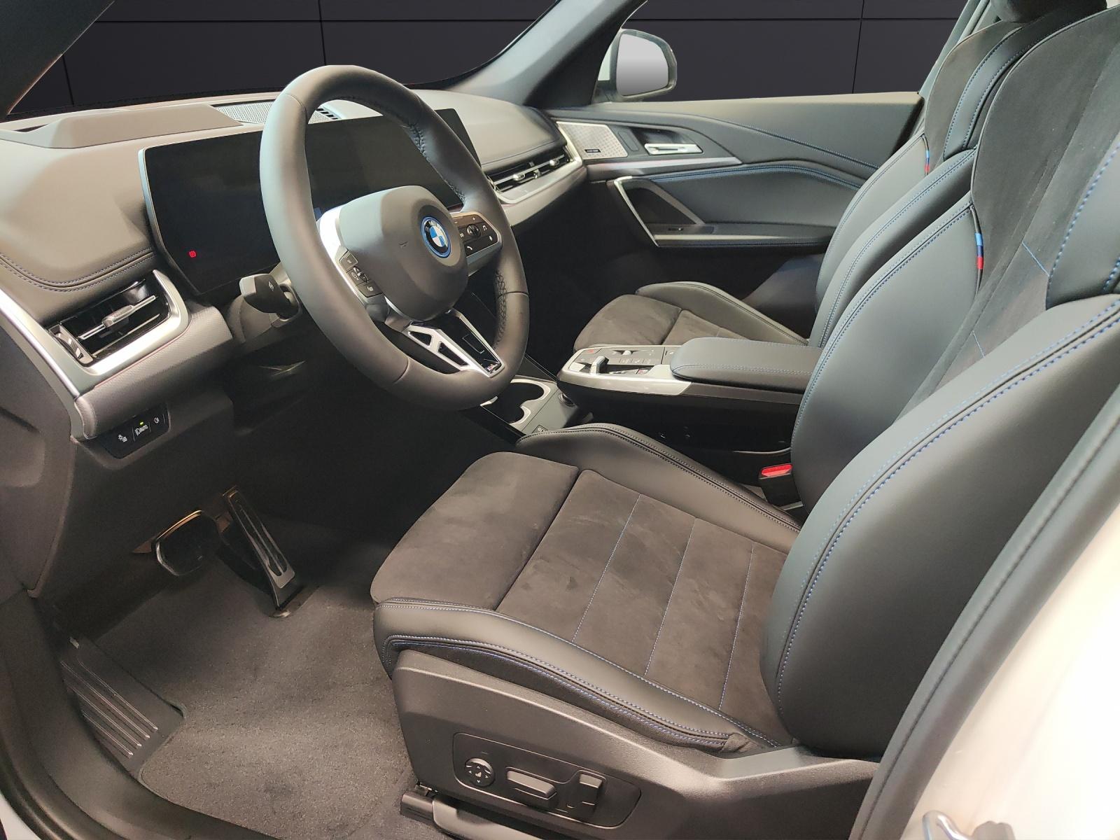 BMW X1 25e xDrive paddles-image-1