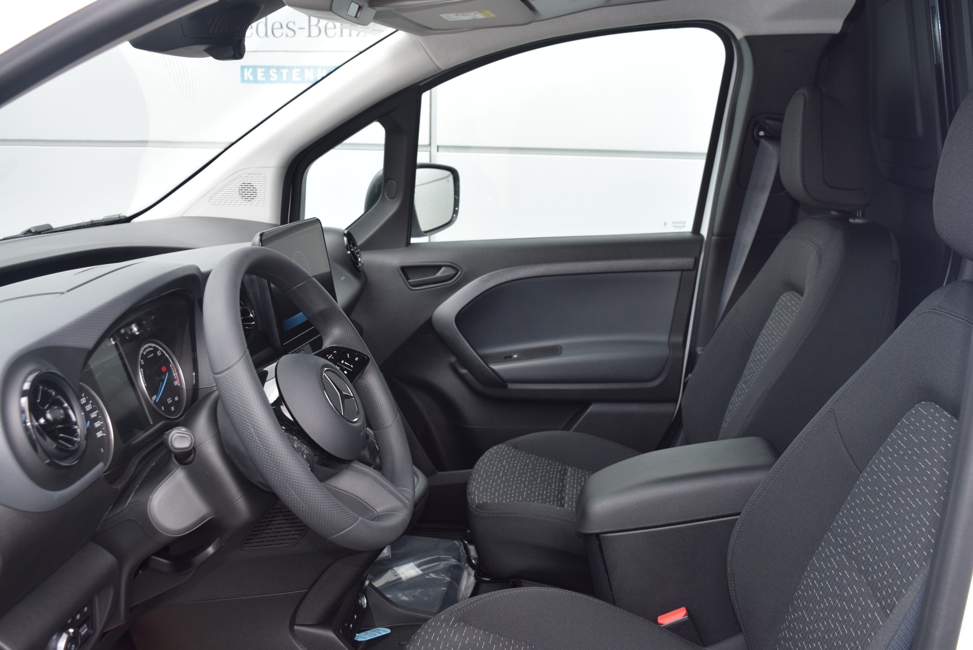 MERCEDES-BENZ eCitan 45kWh Pro-image-7
