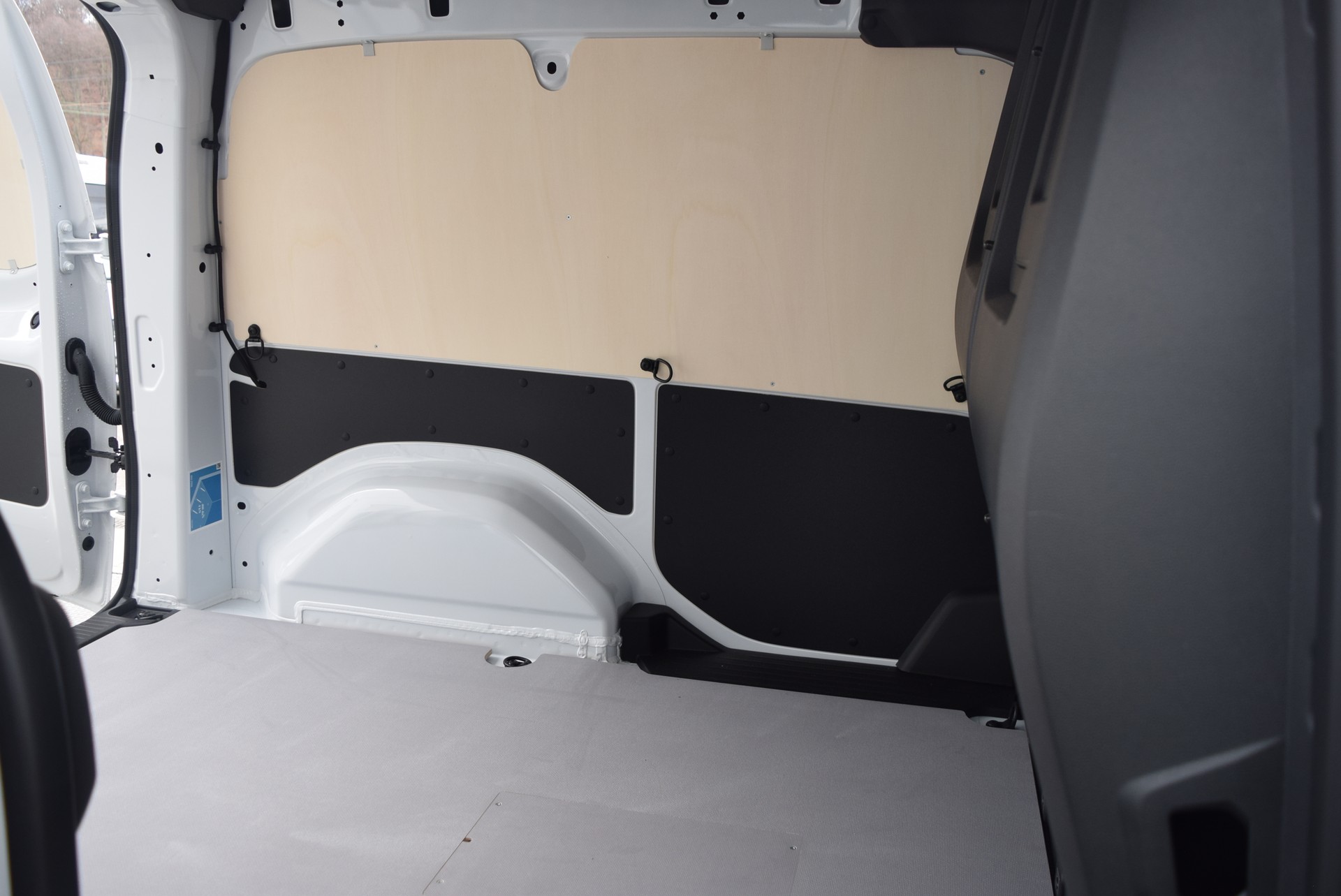 MERCEDES-BENZ eCitan 45kWh Pro-image-5