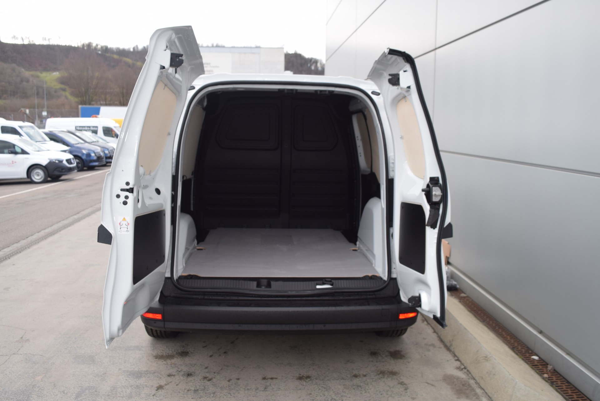 MERCEDES-BENZ eCitan 45kWh Pro-image-6