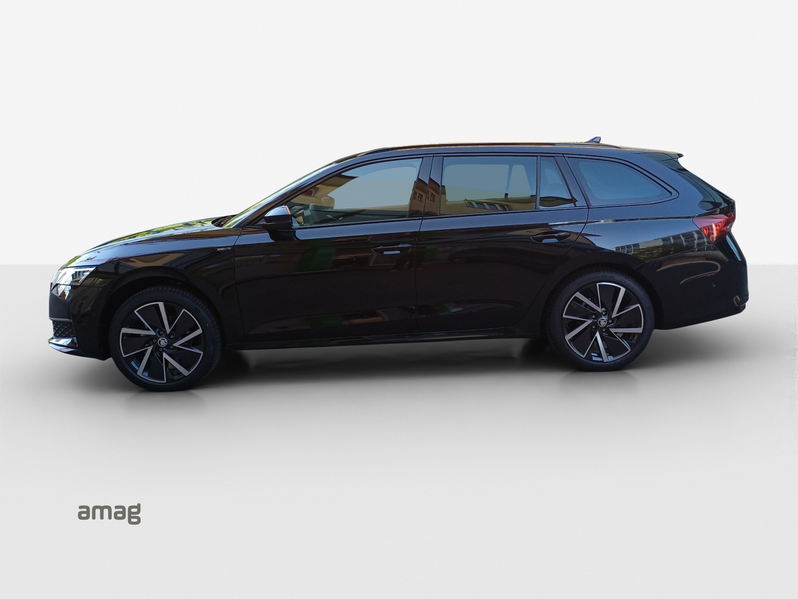 SKODA Octavia Combi 1.5 TSI mHEV DSG Sport Line-image-1