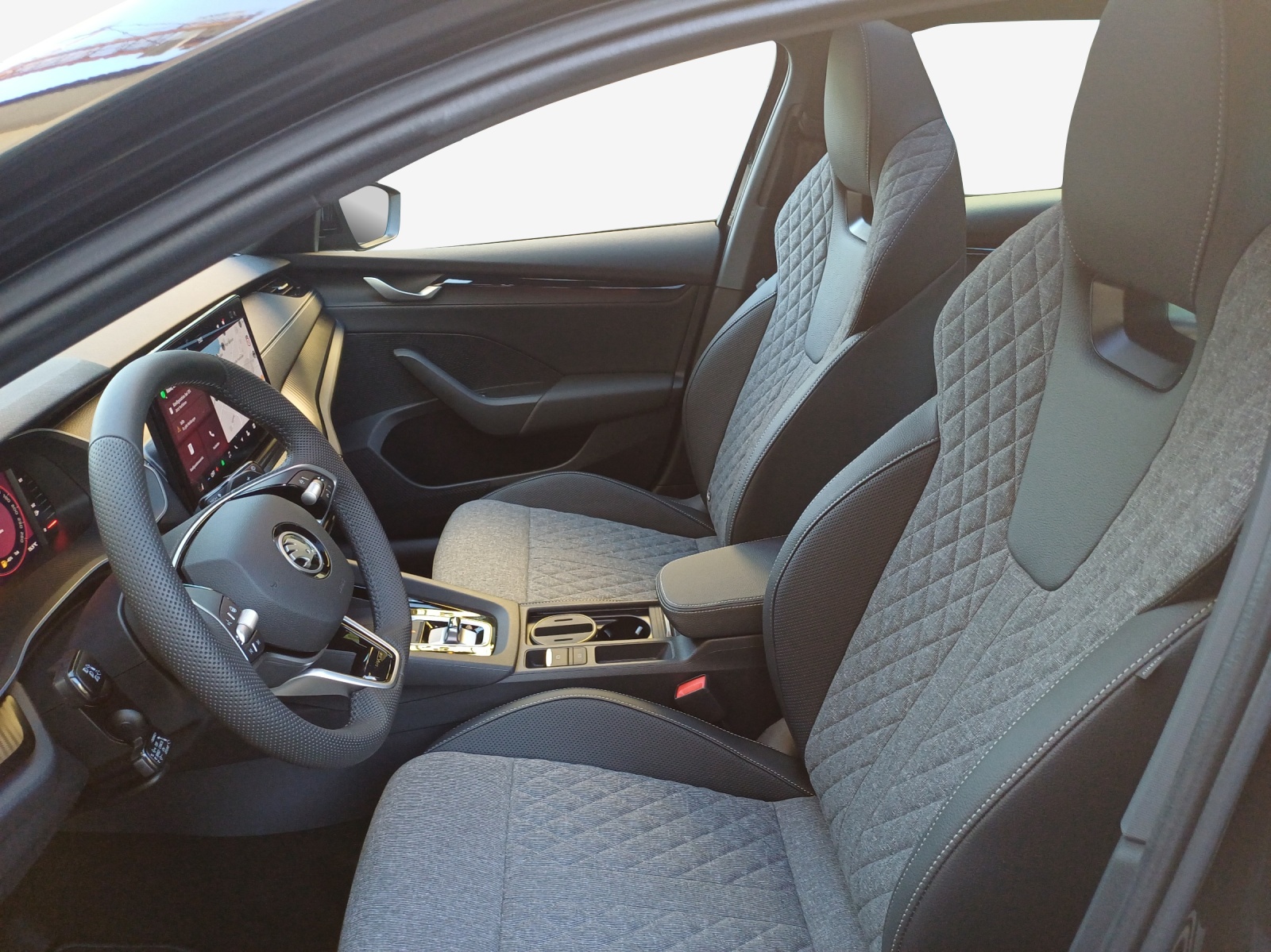 SKODA Octavia Combi 1.5 TSI mHEV DSG Sport Line-image-7