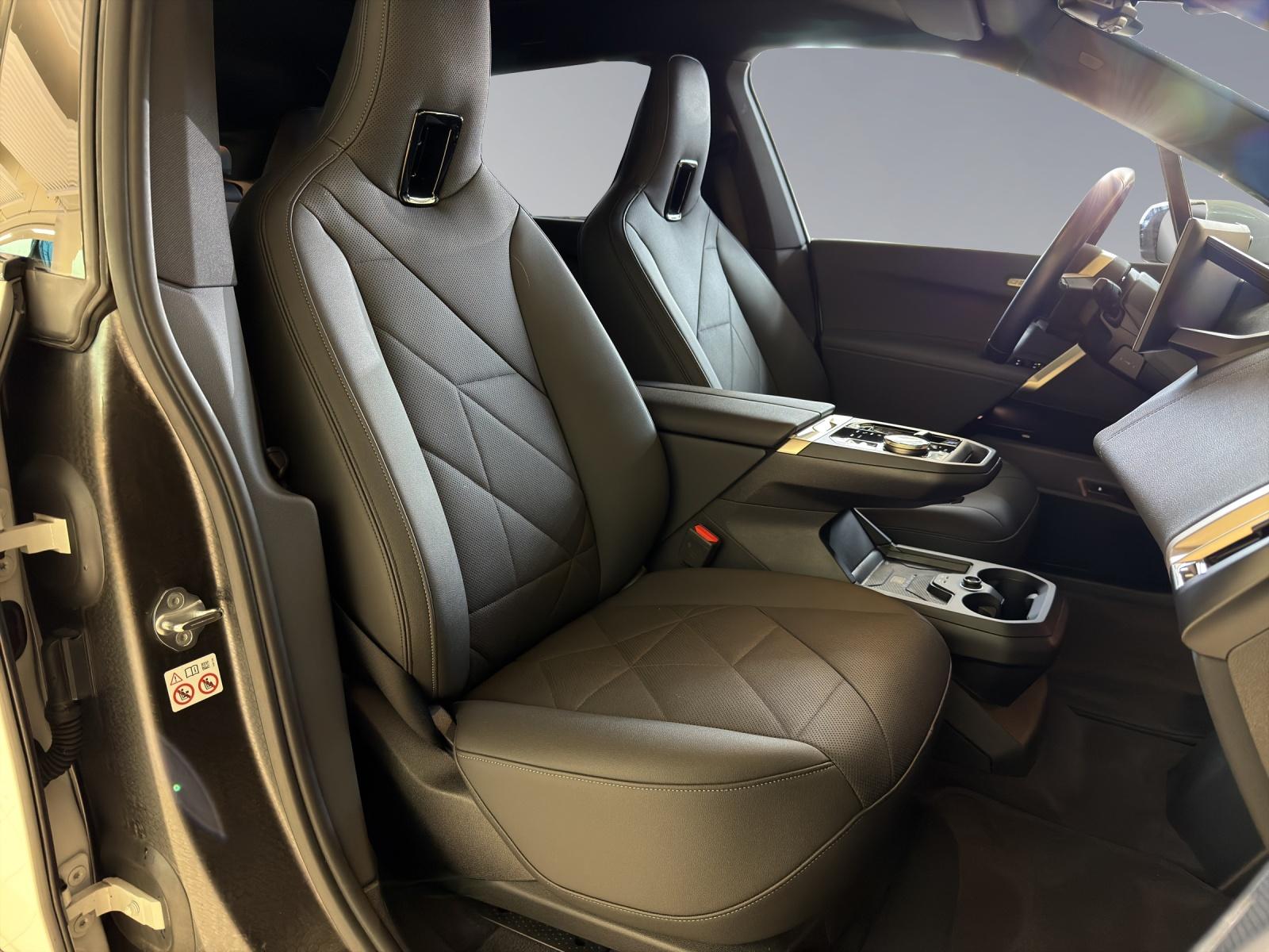 BMW iX xDrive50-image-19