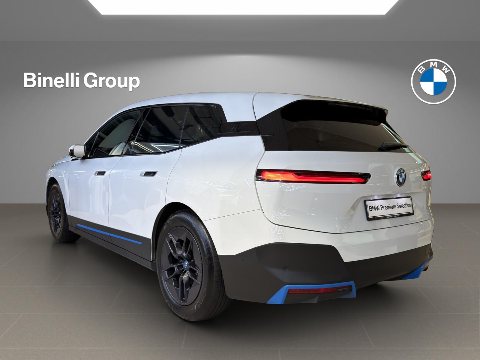 BMW iX xDrive50-image-2