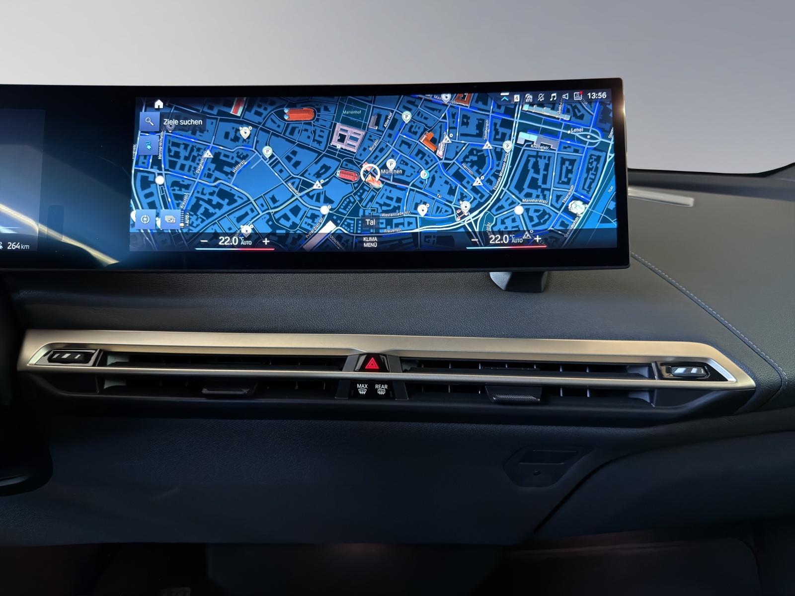 BMW iX xDrive50-image-16