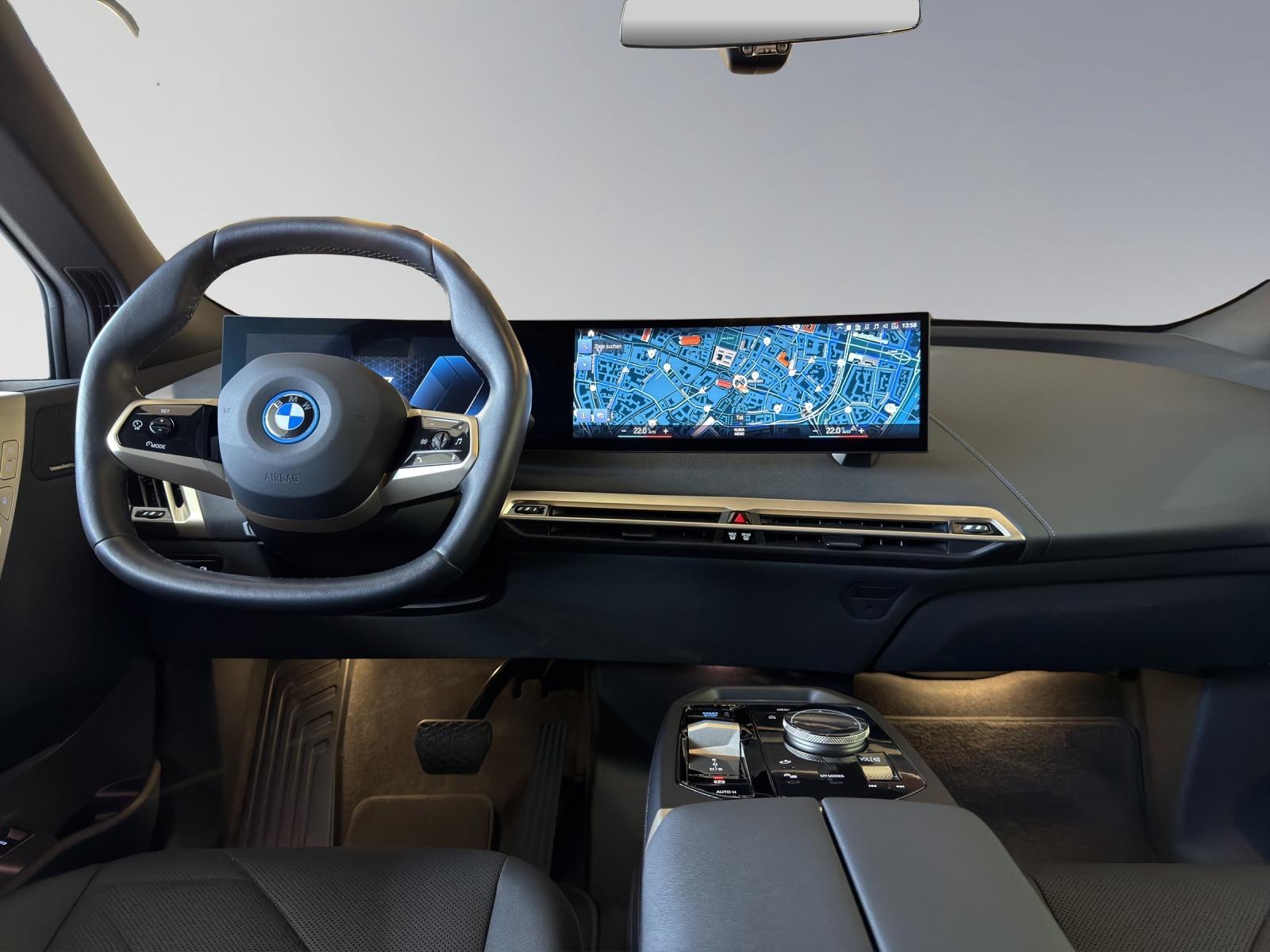 BMW iX xDrive50-image-8