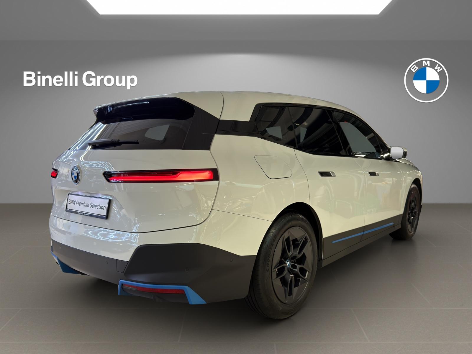 BMW iX xDrive50-image-4