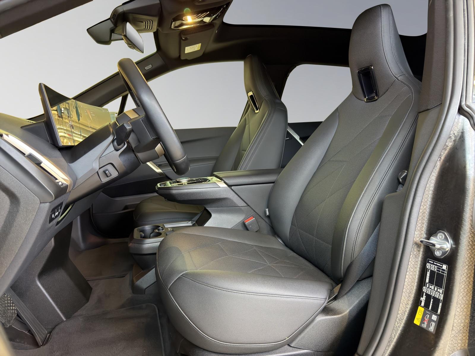 BMW iX xDrive50-image-11