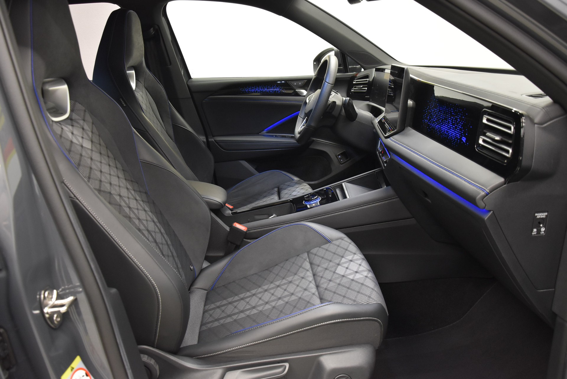 VW Tiguan 1.5 TSI evo2 eHybrid R-Line DSG-image-2