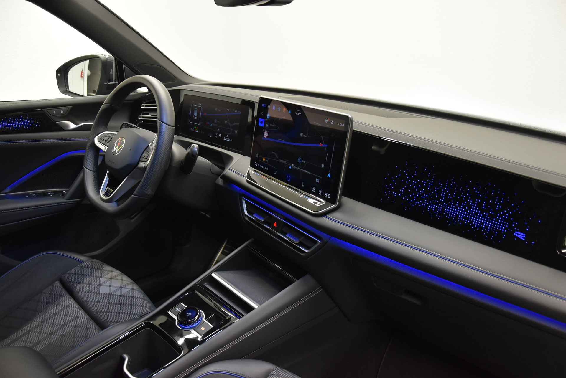 VW Tiguan 1.5 TSI evo2 eHybrid R-Line DSG-image-3