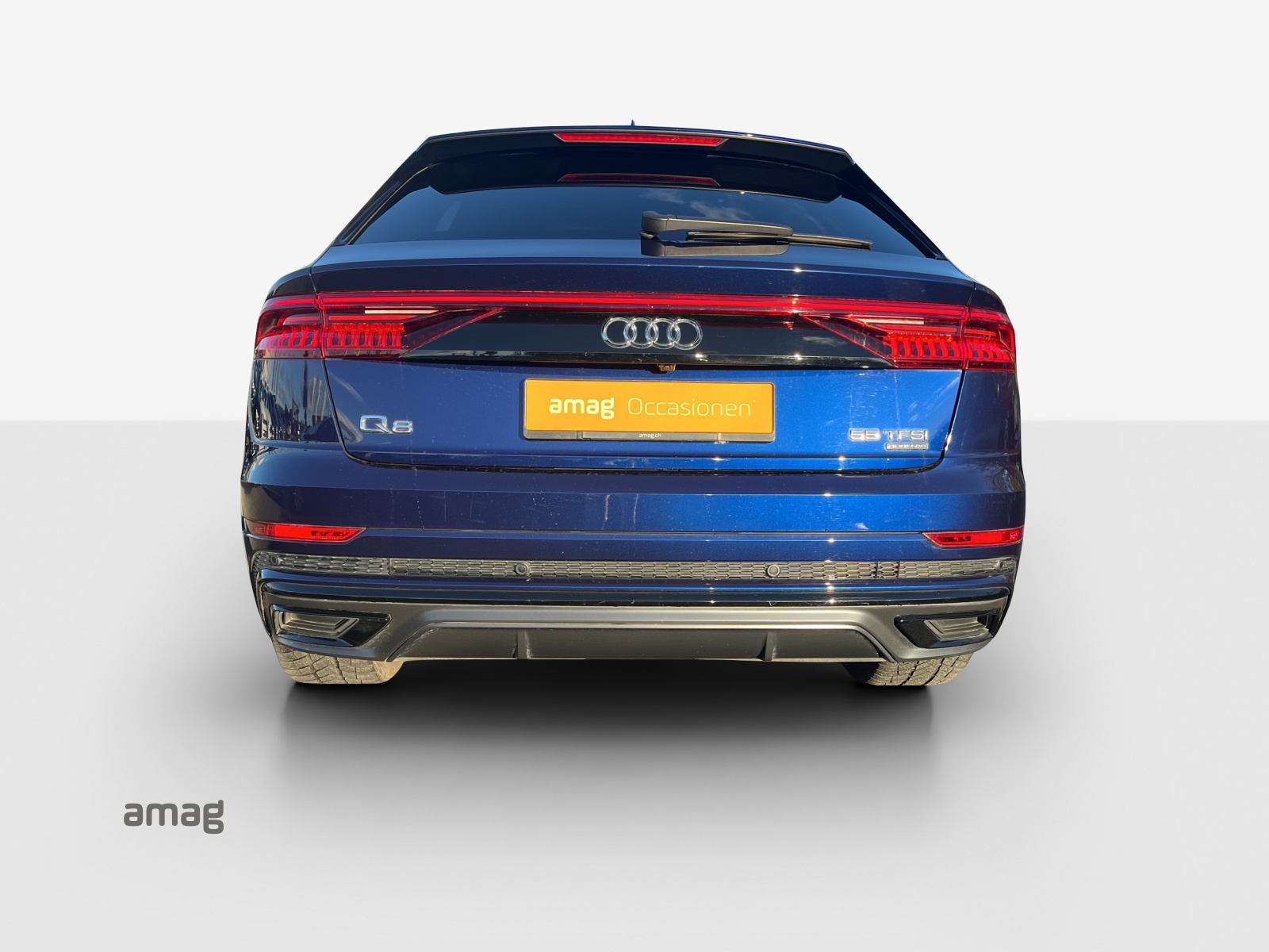 AUDI Q8 55 TFSI Black Edition quattro tiptronic-showroom-element-3