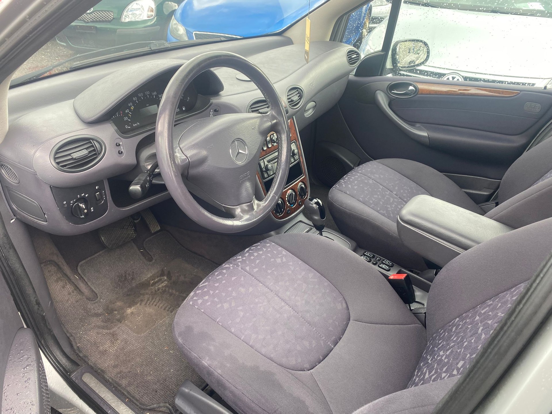 MERCEDES-BENZ A 160 Elégance-image-11