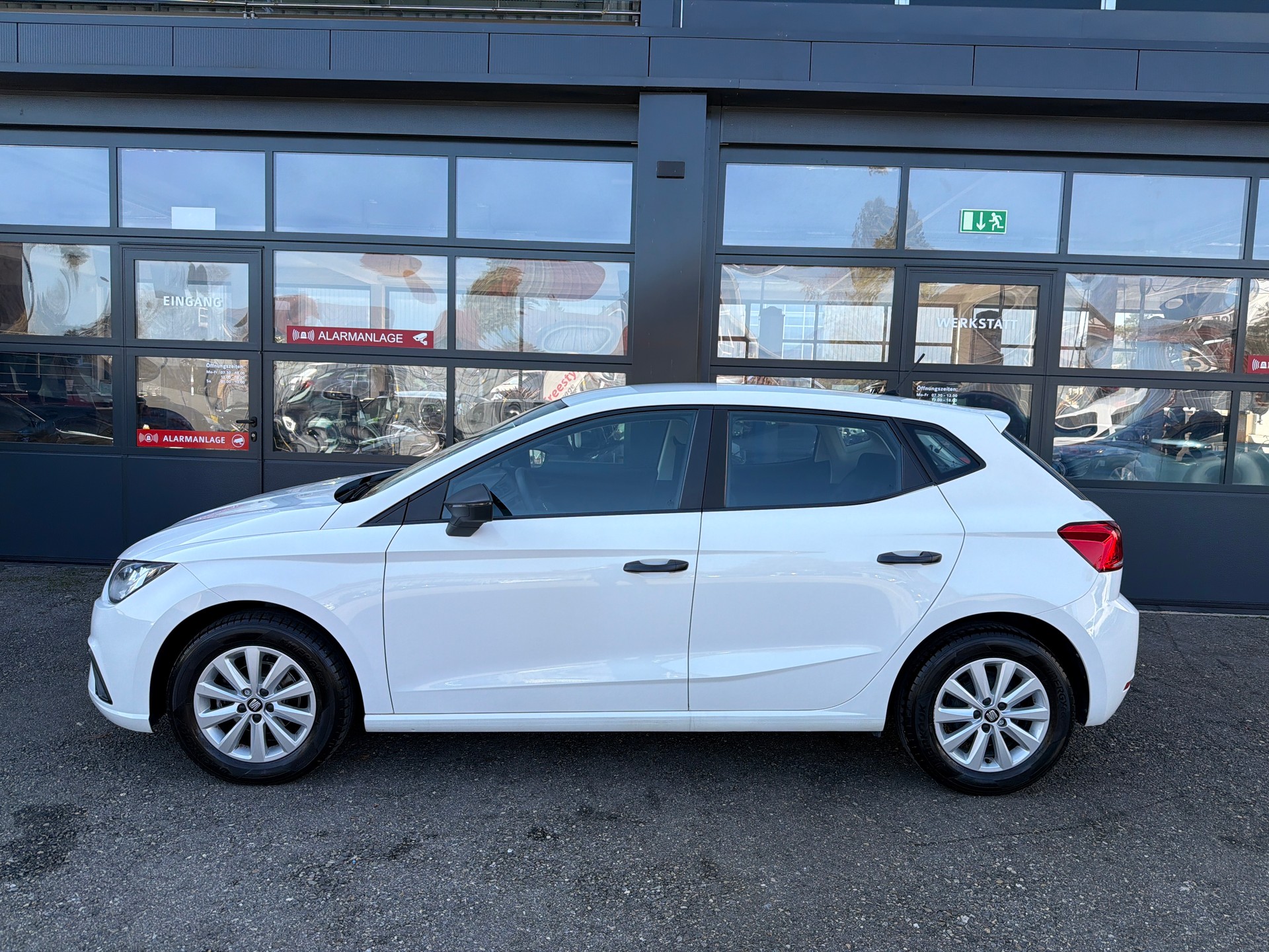 SEAT Ibiza 1.0 EcoTSI Reference-showroom-element-2