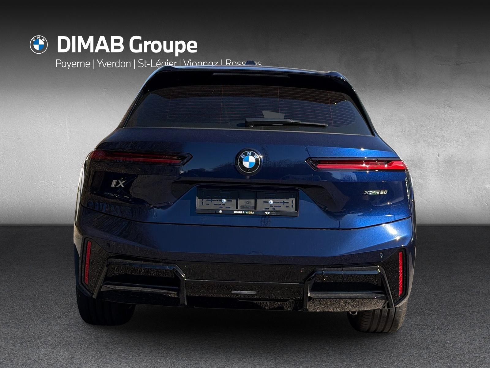 BMW iX xDrive60 M Sport-showroom-element-3
