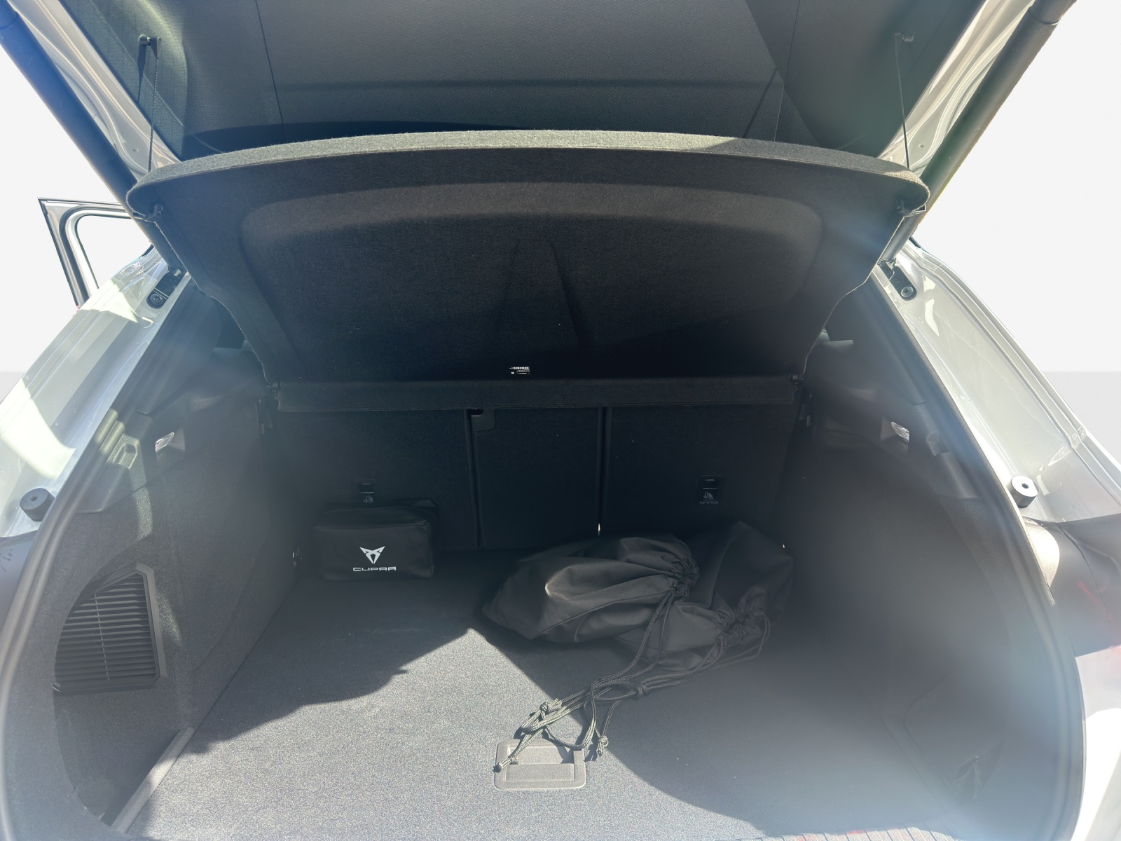 CUPRA Terramar 1.5 eHybrid Prime Edition VZ DSG-image-12