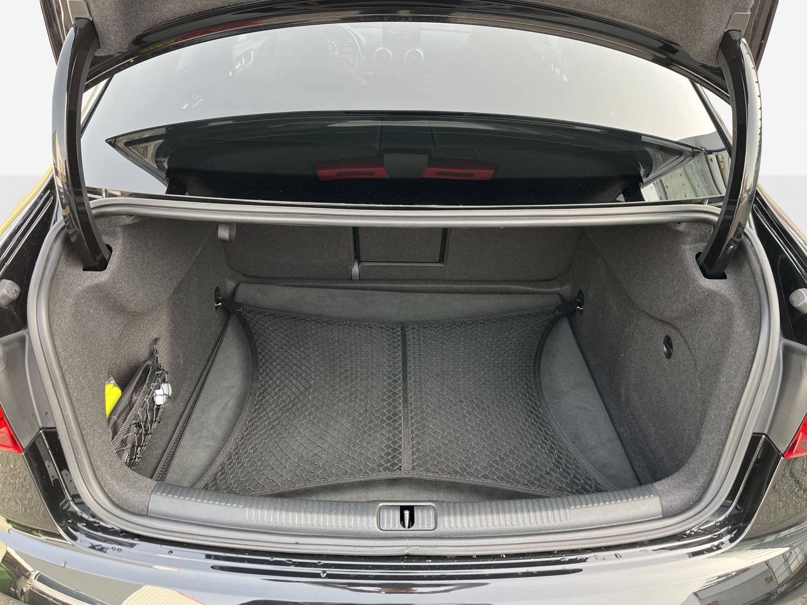 AUDI S3 Limousine 2.0 TFSI quattro S-tronic-image-12