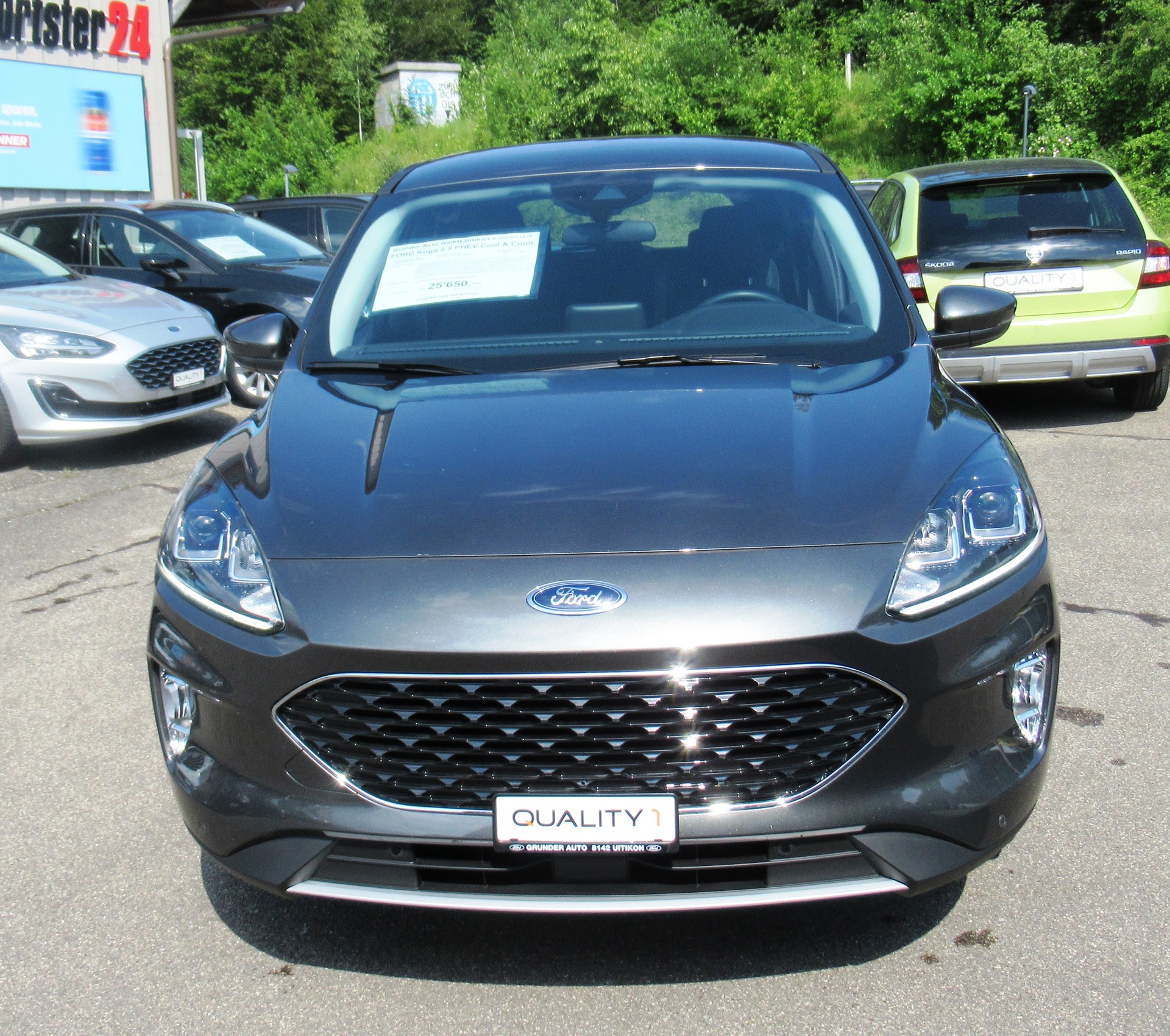 FORD Kuga 2.5 PHEV Cool & Connect 2WD-showroom-element-3