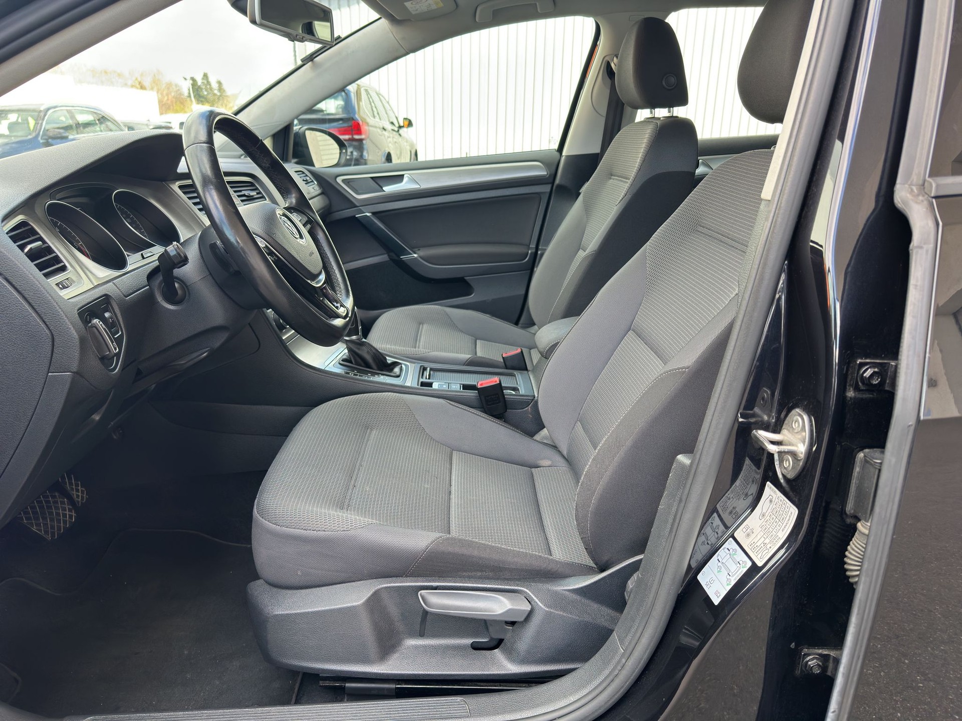 VW Golf Variant 1.6 TDI Comfortline DSG-image-8