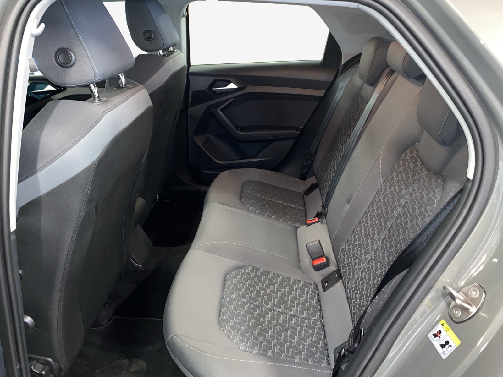 AUDI A1 allstreet 30 TFSI Attraction S-tronic-image-11