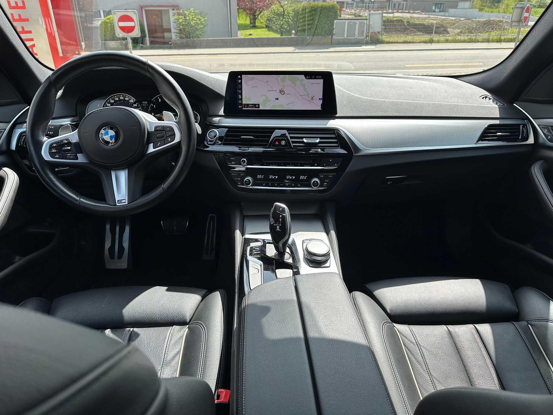 BMW 530i xDrive Touring Sport Line Steptronic-image-4