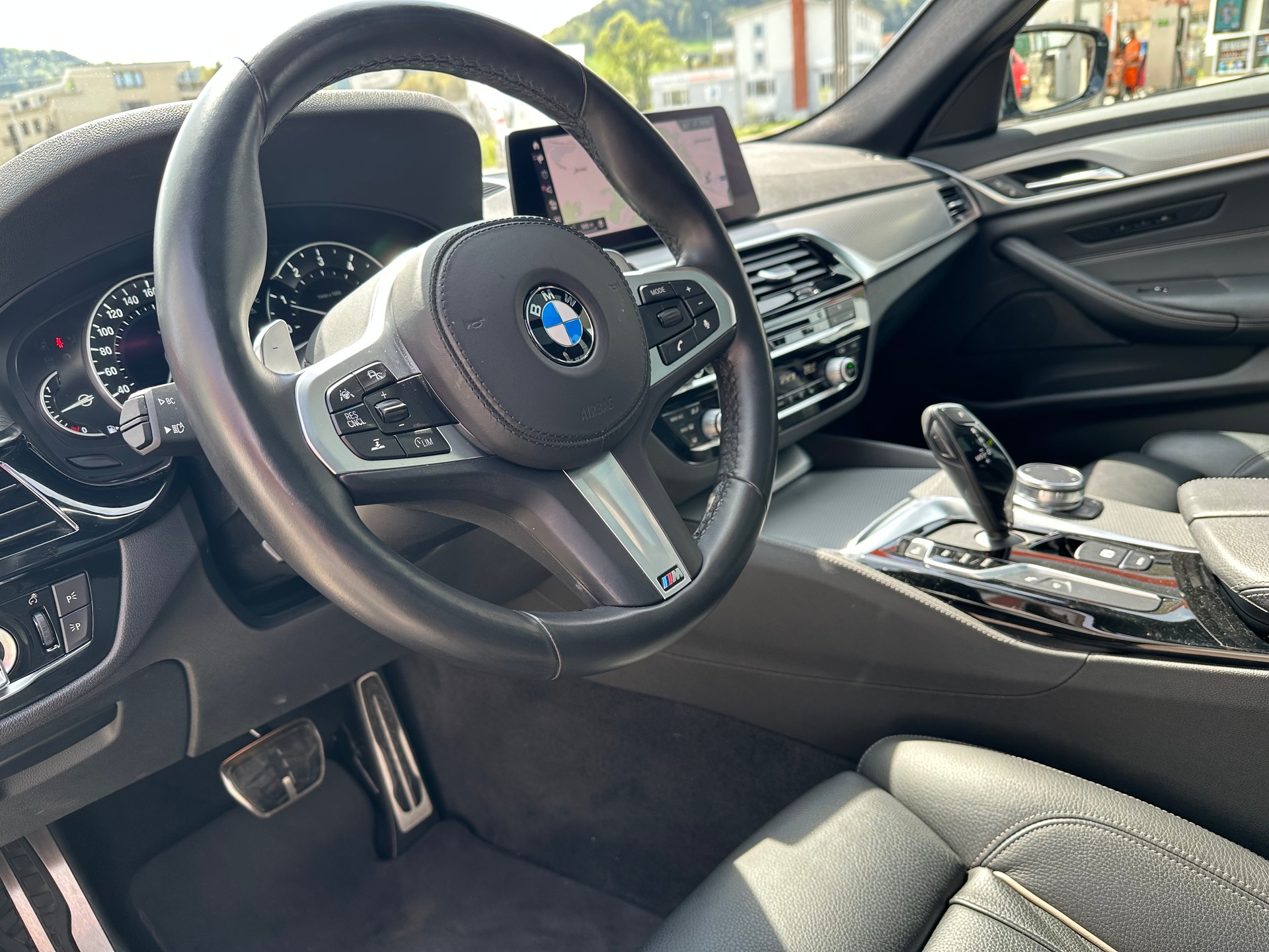BMW 530i xDrive Touring Sport Line Steptronic-image-8
