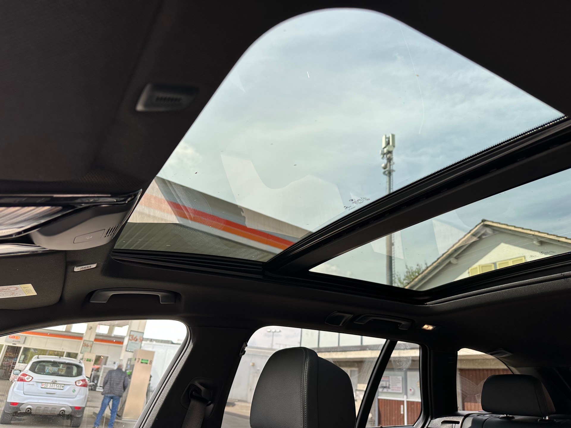 BMW 530i xDrive Touring Sport Line Steptronic-image-10