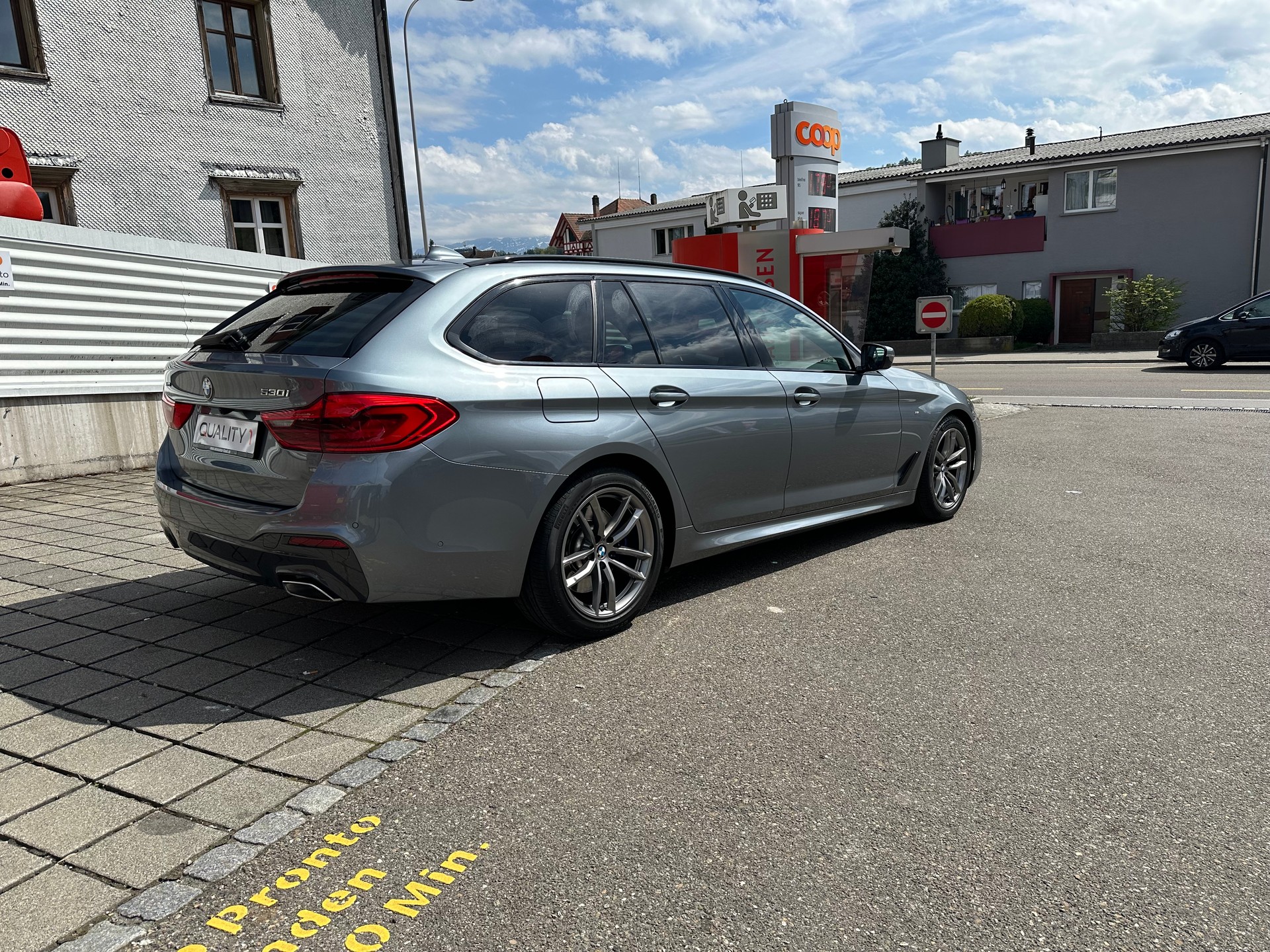 BMW 530i xDrive Touring Sport Line Steptronic-image-2