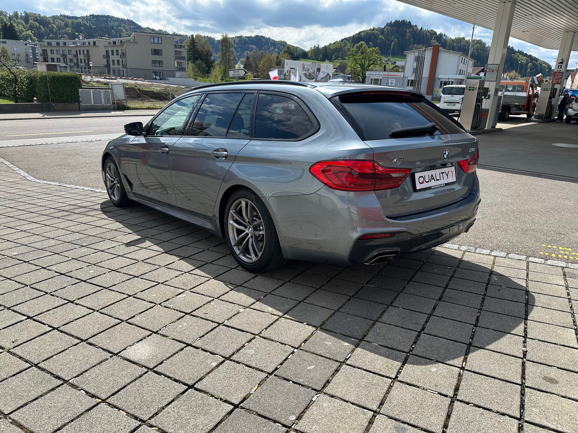 BMW 530i xDrive Touring Sport Line Steptronic-image-3
