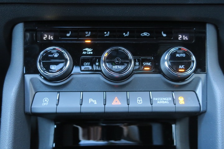 SKODA Karoq 2.0 TSI SportLine 4x4 DSG-image-11