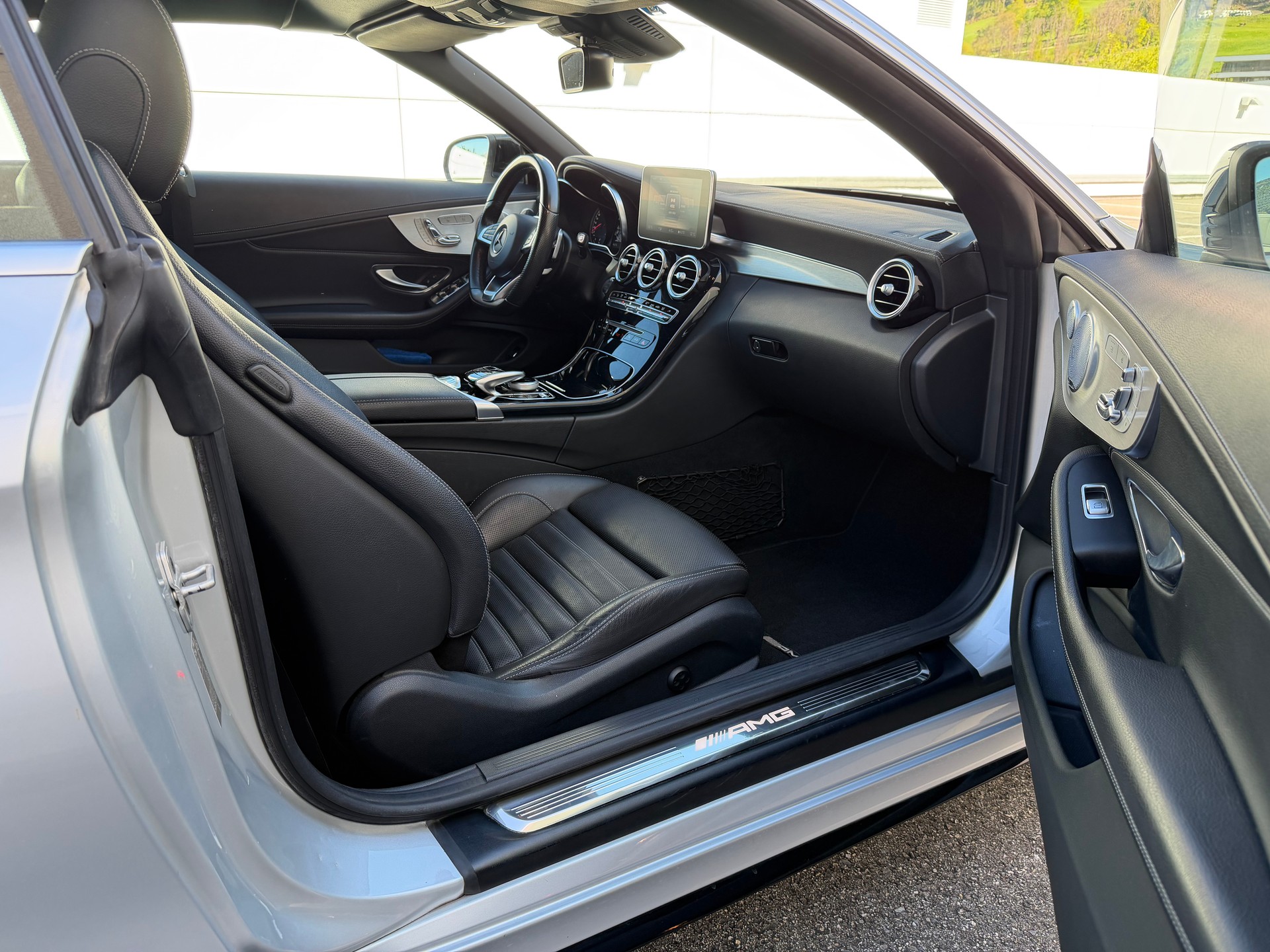 MERCEDES-BENZ C 43 Cabriolet AMG 4Matic 9G-Tronic-image-21