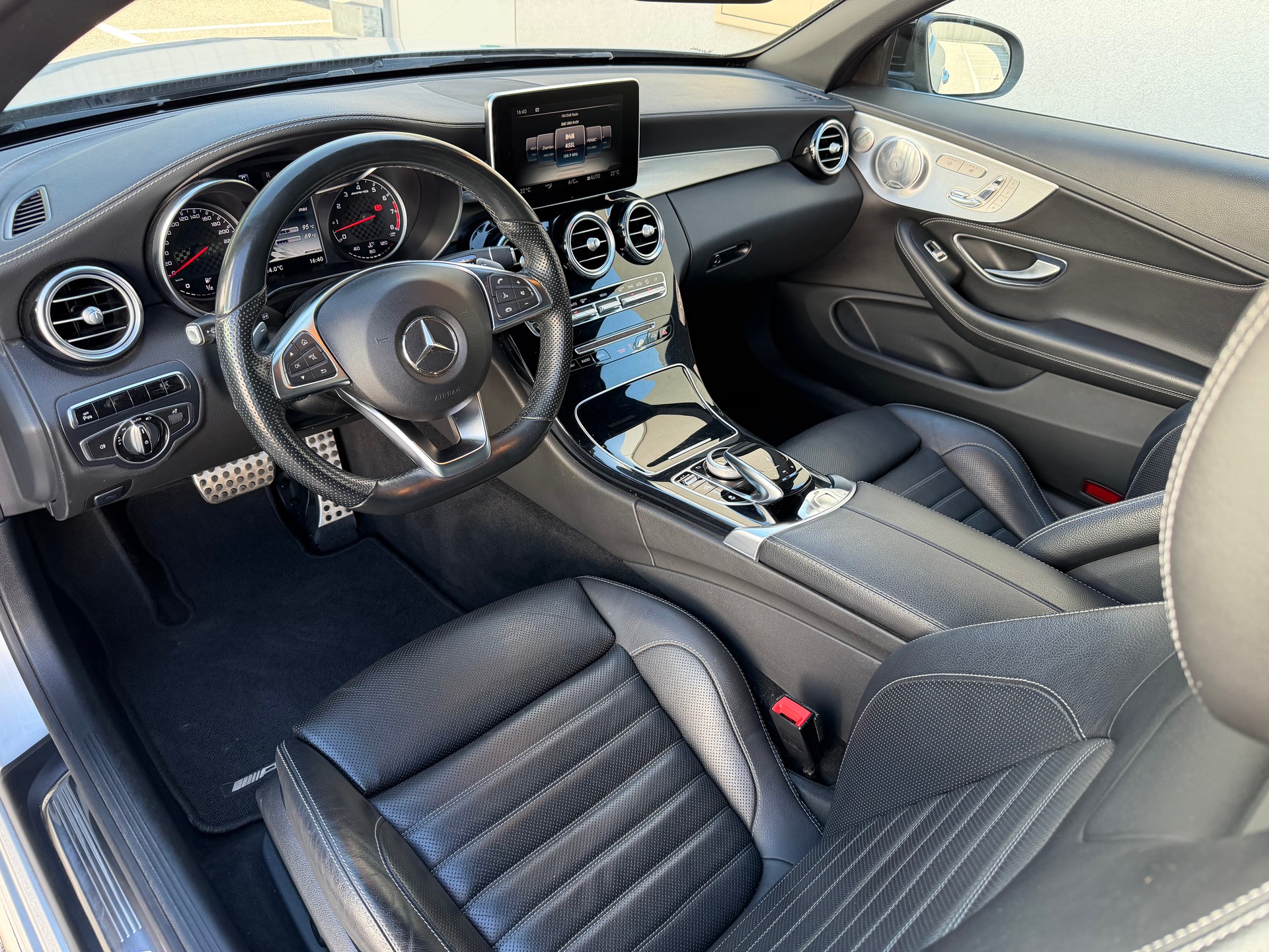MERCEDES-BENZ C 43 Cabriolet AMG 4Matic 9G-Tronic-image-16