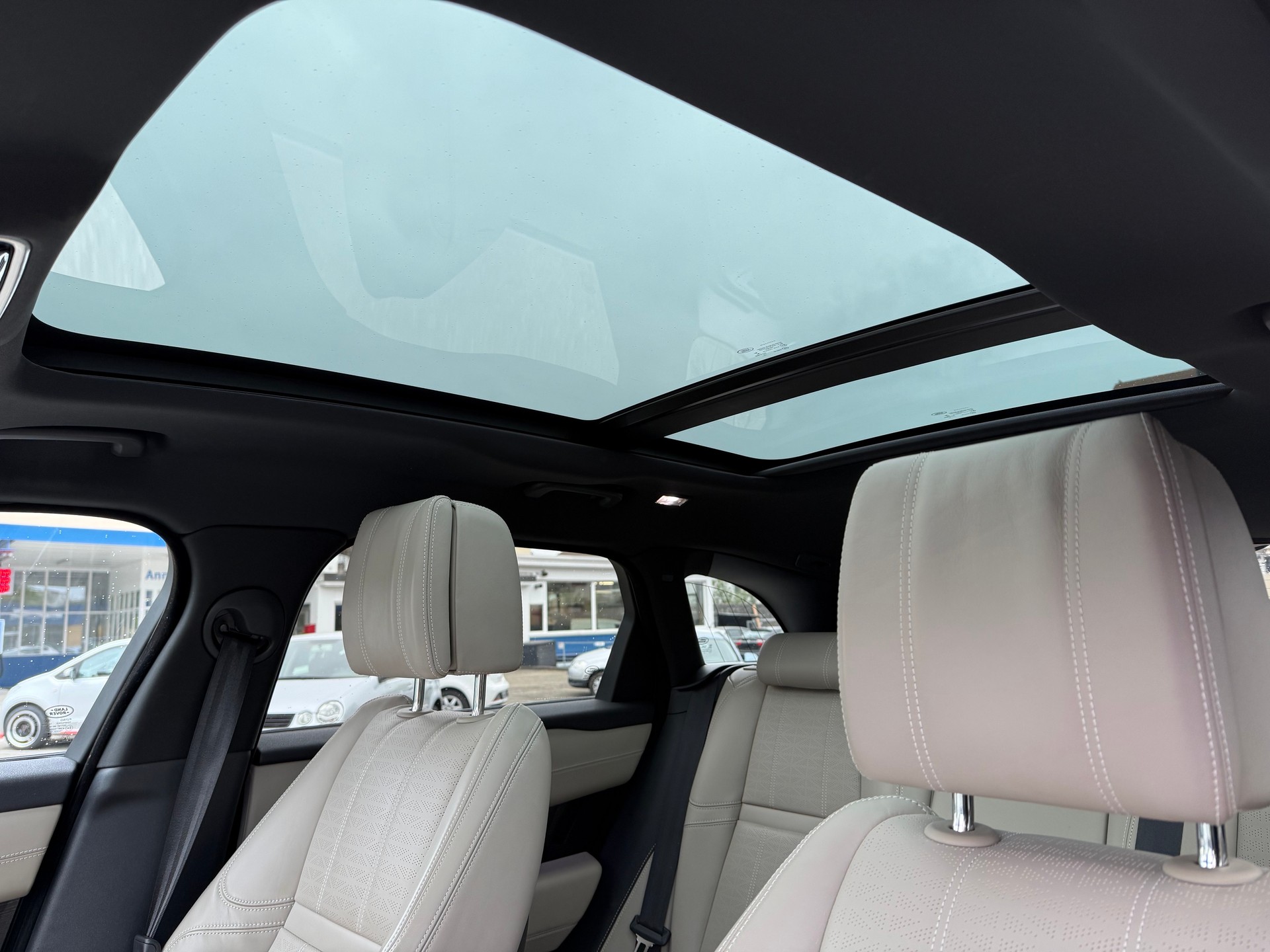 LAND ROVER Range Rover Velar R-Dynamic D 240 HSE Automatic-image-9