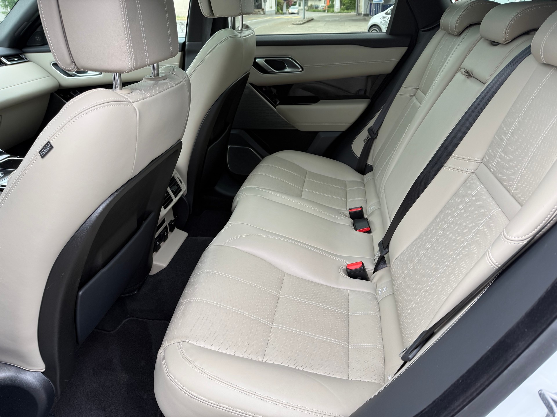 LAND ROVER Range Rover Velar R-Dynamic D 240 HSE Automatic-image-10