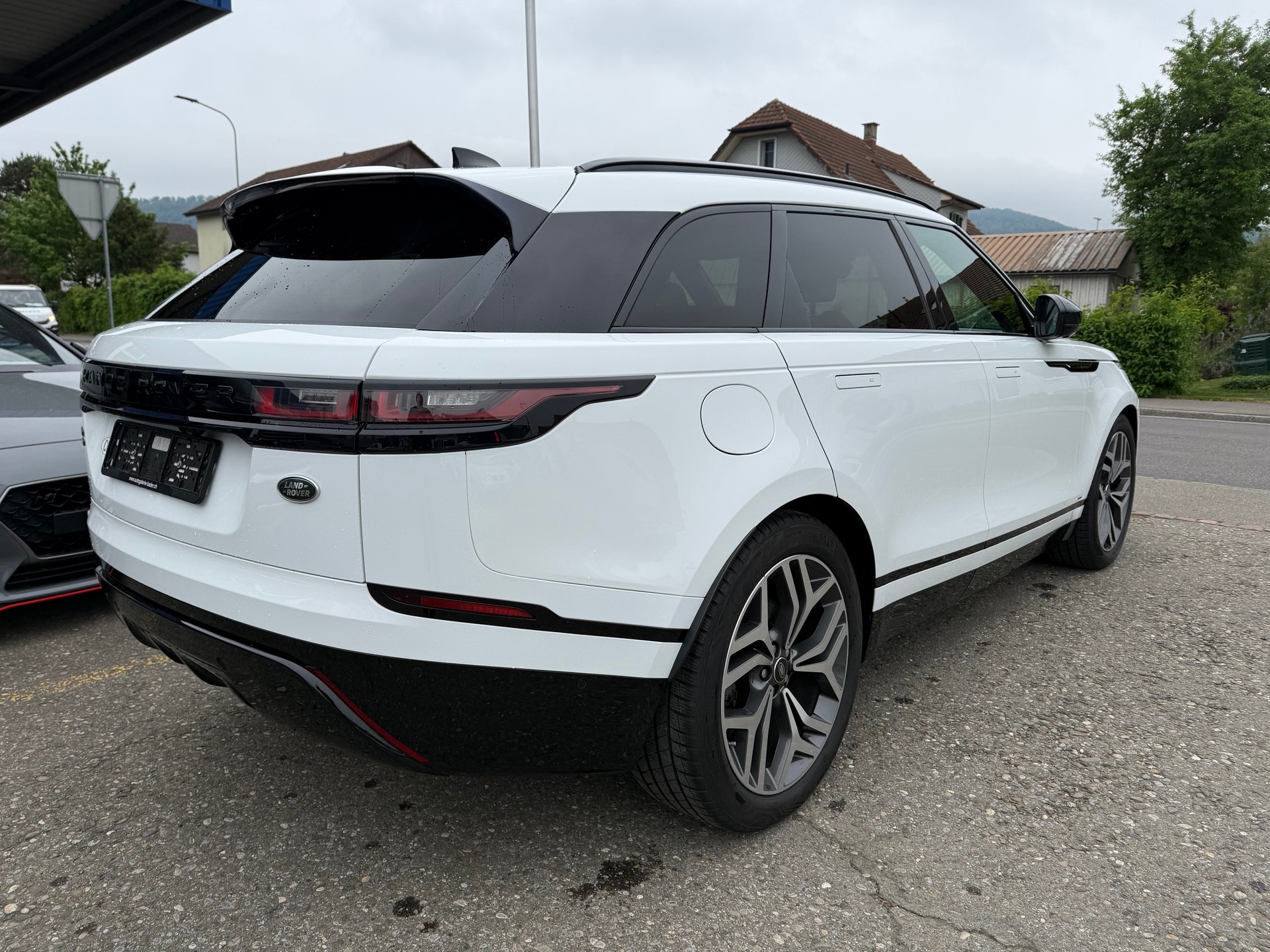 LAND ROVER Range Rover Velar R-Dynamic D 240 HSE Automatic-image-5