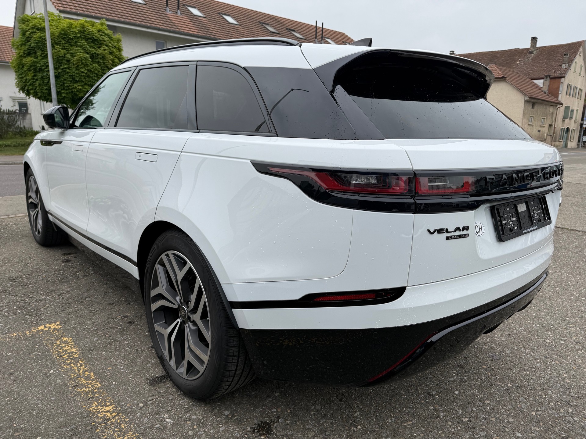 LAND ROVER Range Rover Velar R-Dynamic D 240 HSE Automatic-showroom-element-3