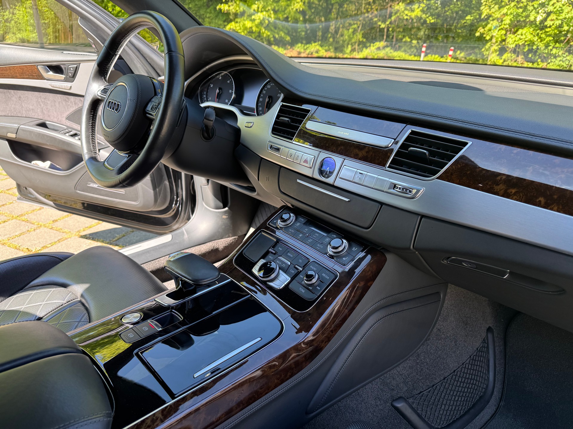 AUDI 4.2 V8 TDI quattro T-Tronic-image-6