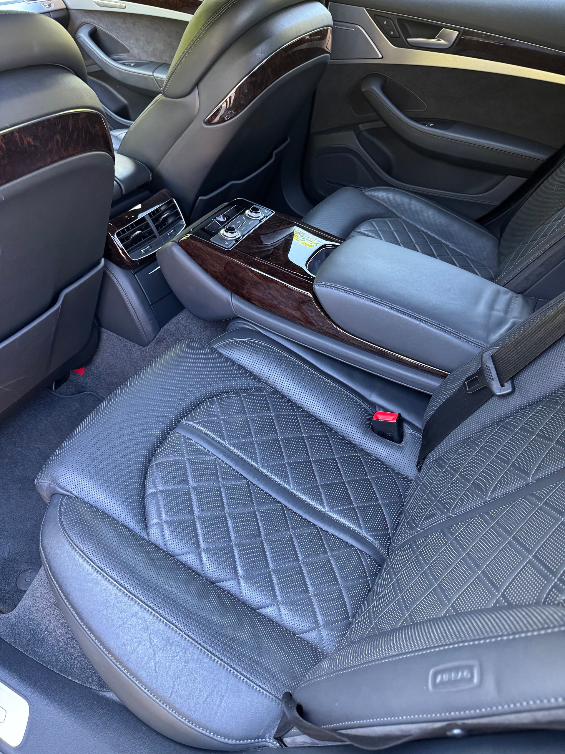 AUDI 4.2 V8 TDI quattro T-Tronic-image-8