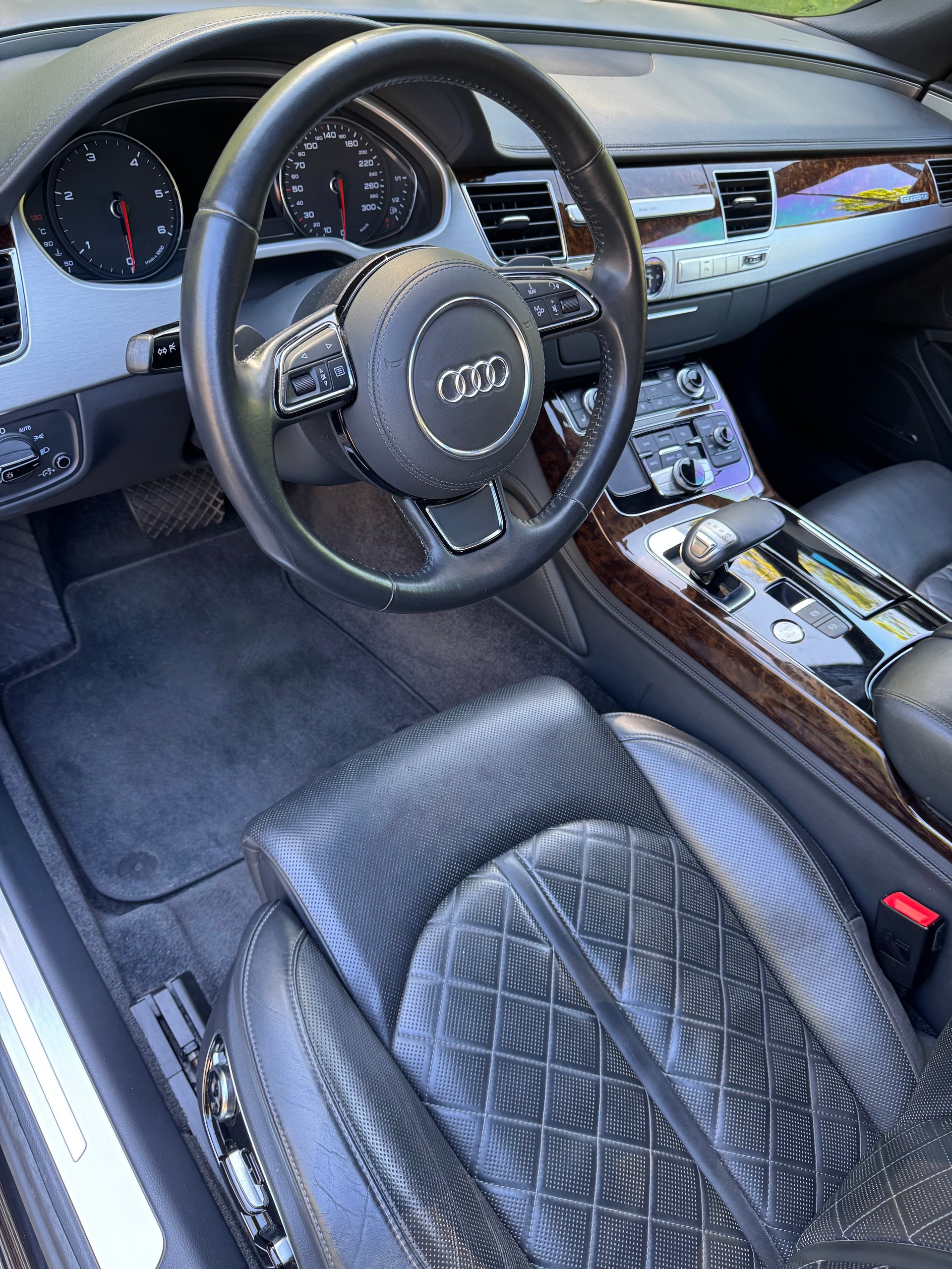 AUDI 4.2 V8 TDI quattro T-Tronic-image-5