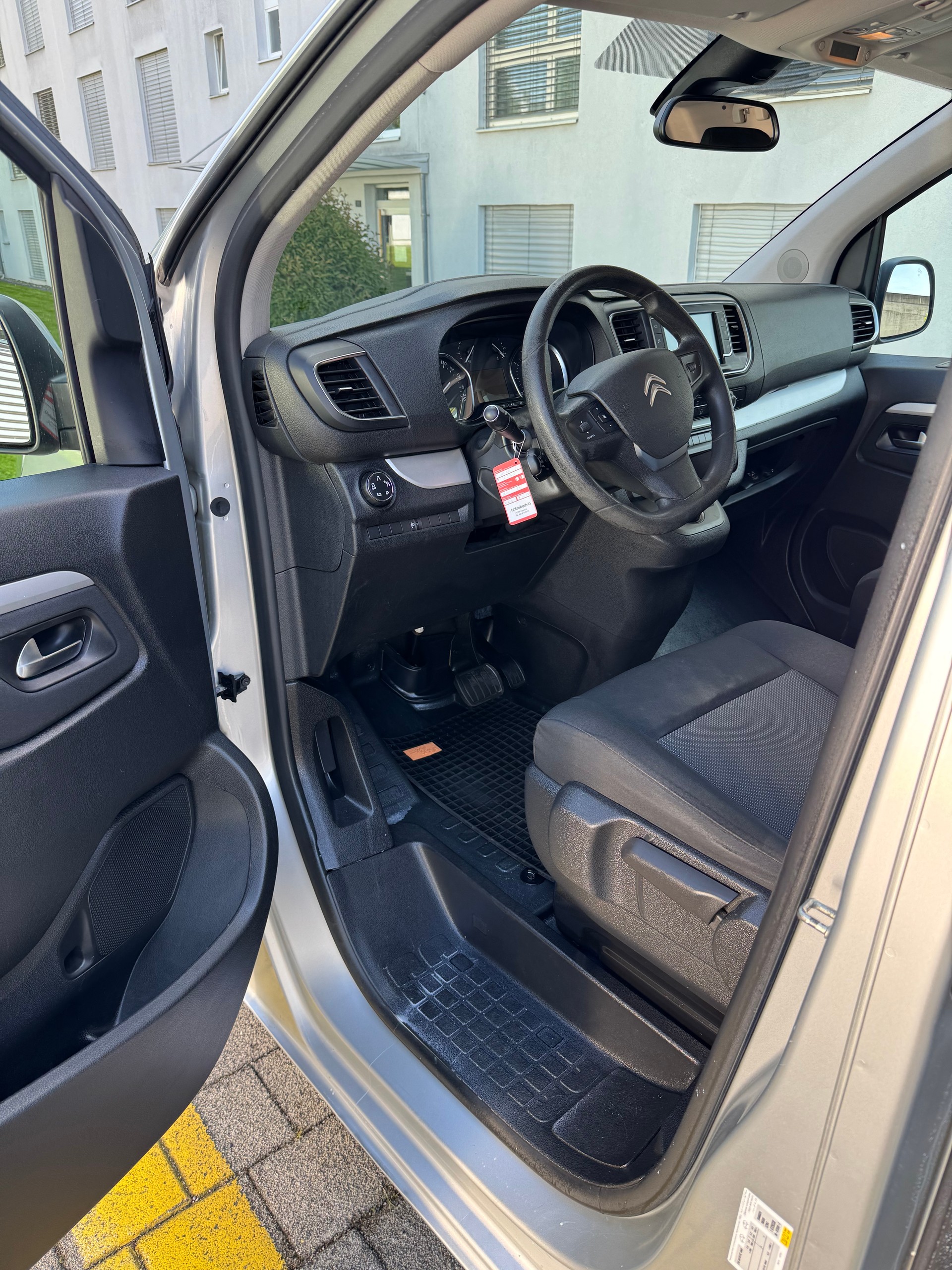 CITROEN Spacetourer 2.0 BlueHDi Business Lounge M EAT (9) Platz-image-7