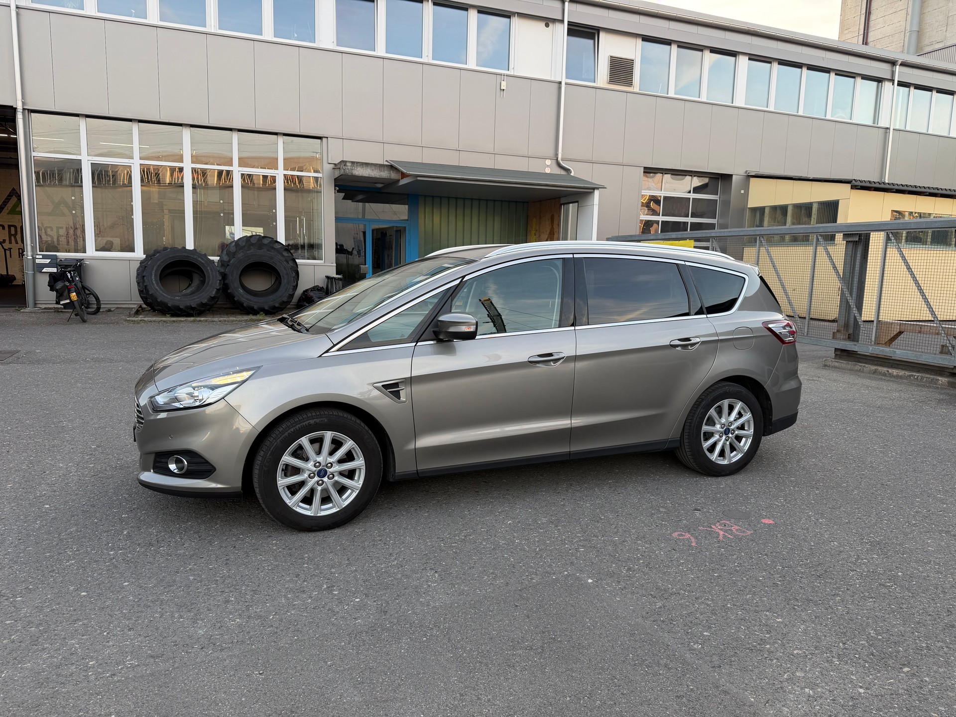 FORD S-Max 2.0 TDCi Titanium PowerShift-image-2