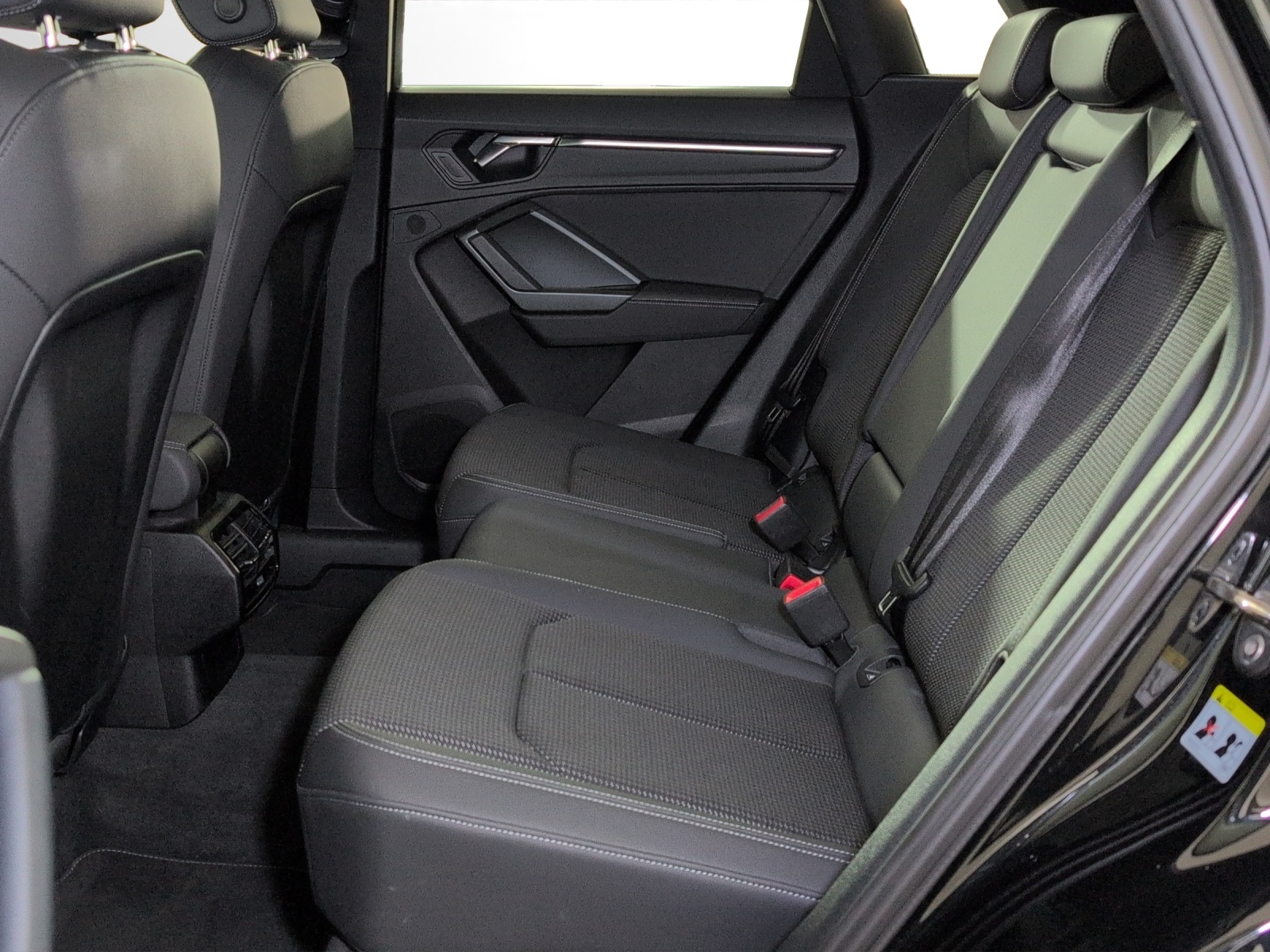 AUDI Q3 35 TFSI S line Attraction S-tronic-image-7