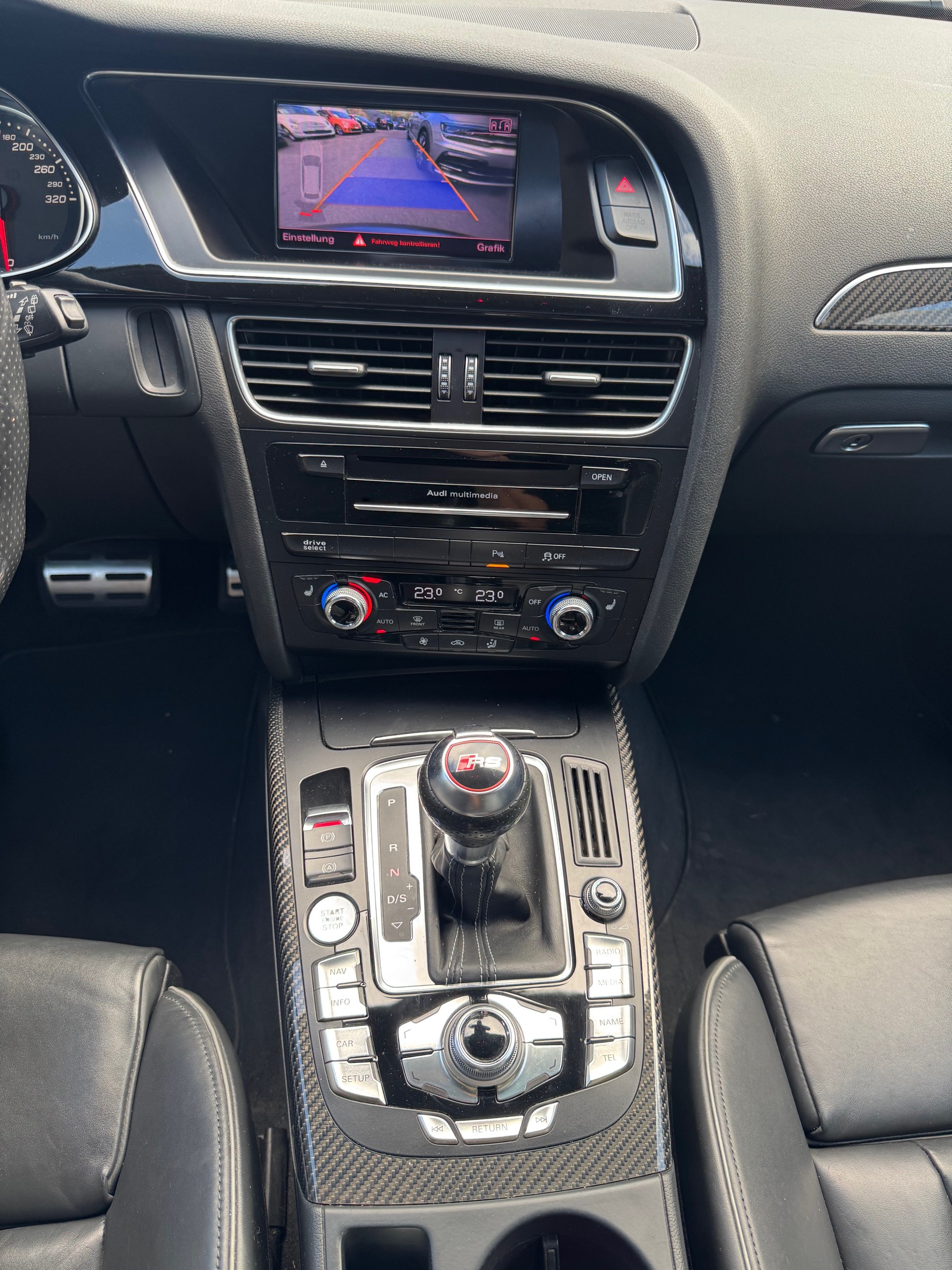 AUDI RS4 Avant 4.2 FSI V8 quattro S-tronic-image-13